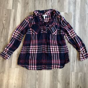 Liz Lange Maternity Flannel Top Size Medium